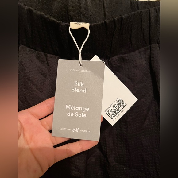 Dressy shorts by H&M - Picture 3 of 3